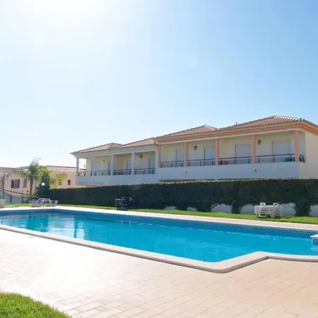 Avec Piscine
