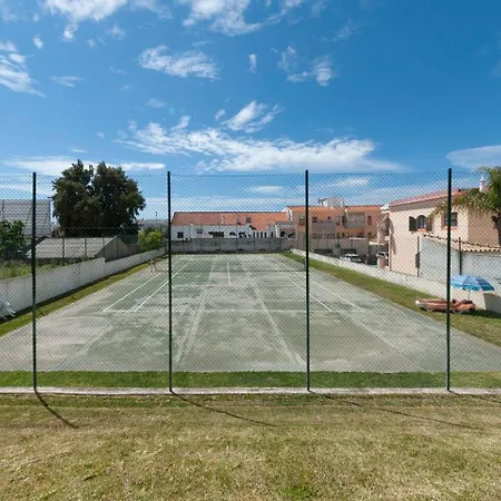 Avec Piscine Apartman